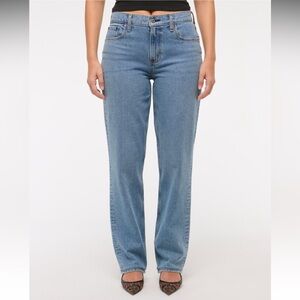 Abercrombie & Fitch Curve Love Mid Rise 90s Straight Jean